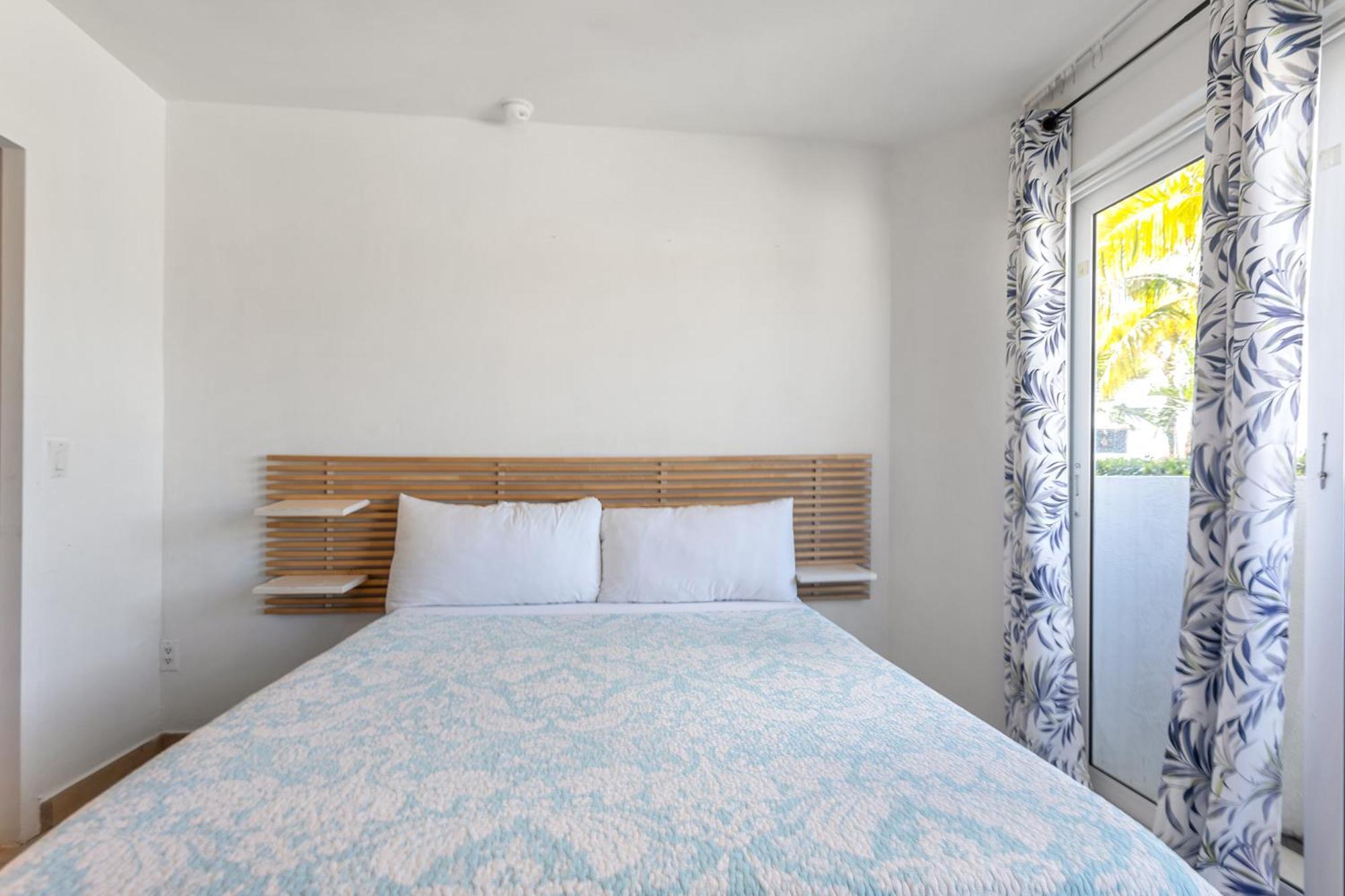 Maho Beach House - Petite Studio - Beach Access Buitenkant foto