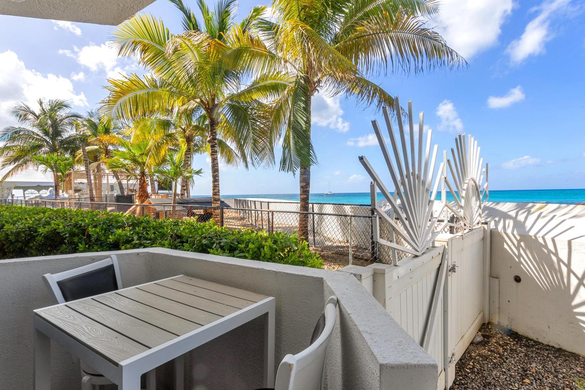 Maho Beach House - Petite Studio - Beach Access Buitenkant foto