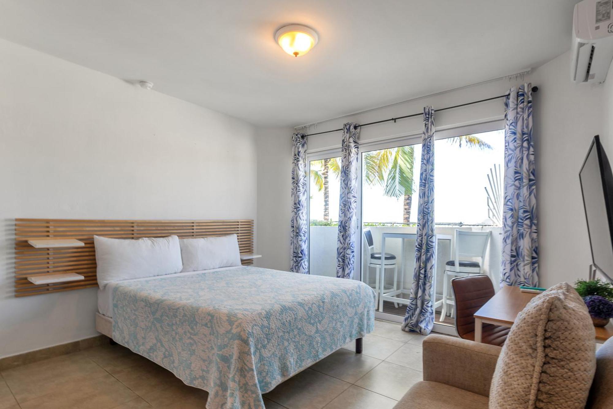 Maho Beach House - Petite Studio - Beach Access Buitenkant foto